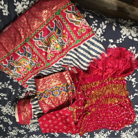 Chaniya choli for sale . Just used 2 times. Comes with nice duppata and blouse - Picture 7 of 8